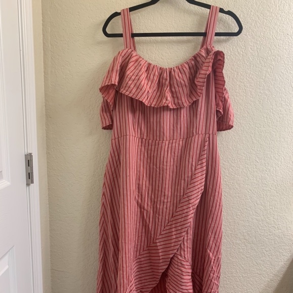 American Eagle Outfitters Dresses & Skirts - Striped Red Cold Shoulder High Low Dress